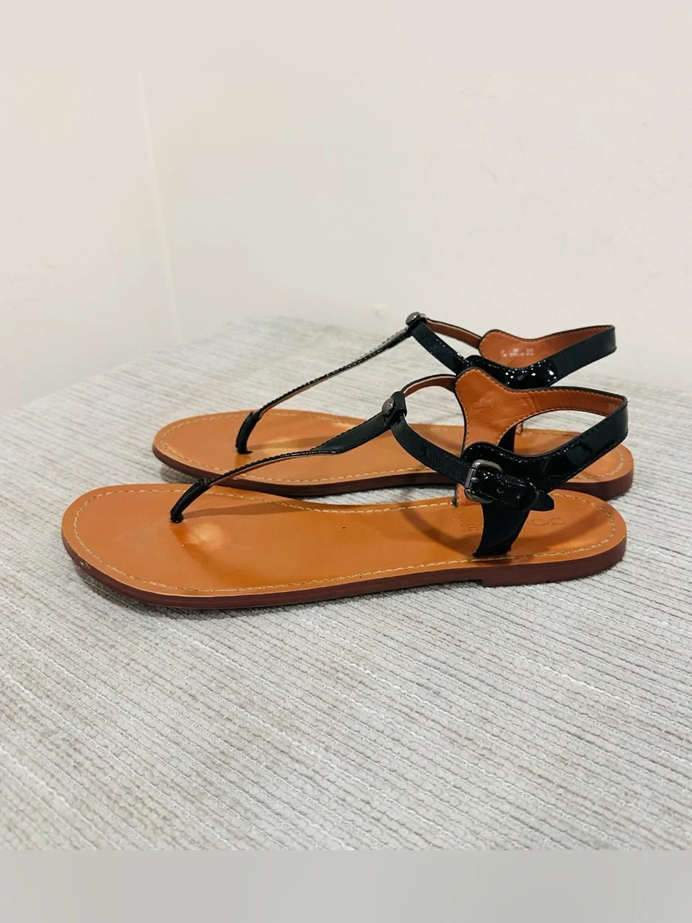 COACH Leila Black Patent Leather T-Strap Flat Thong Sandals Women's Size US 11 B